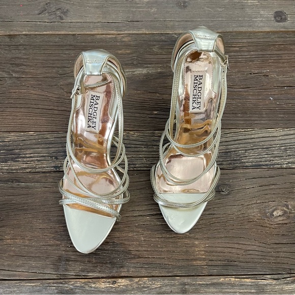 BADGLEY MISCHKA Women's Formal Gold Metallic Strappy High Heels Size 7.5M - Picture 3 of 10